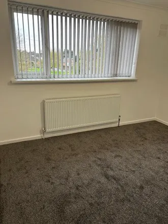 Image 8 - Tinshill Mount, Leeds, LS16 7BA, United Kingdom - Townhouse for rent