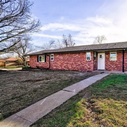 Image 1 - 1518 Southwest 79th Terrace, Oklahoma City, OK 73159, USA - House for sale