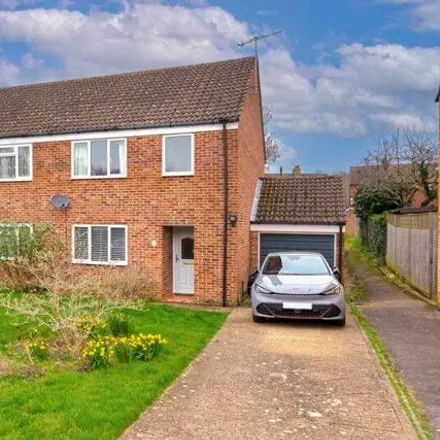 Buy this 3 bed duplex on Audley Rise in Tonbridge, TN9 1XU