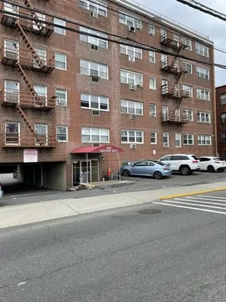 Buy this 2 bed condo on 8823 John F. Kennedy Boulevard in Hudson Heights, North Bergen