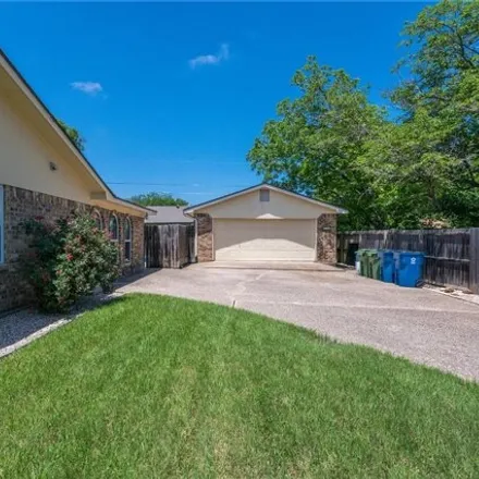 Image 3 - 218 Crestwood Drive, Hewitt, McLennan County, TX 76643, USA - House for sale