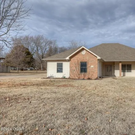 Rent this 3 bed house on 615 Powell Court in Webb City, MO 64870