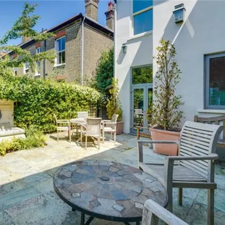 Image 4 - St. Mary's Grove, Strand-on-the-Green, London, W4 3LW, United Kingdom - House for sale