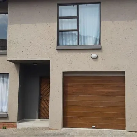 Image 2 - Road 2L, Govan Mbeki Ward 5, Secunda, 2302, South Africa - Townhouse for rent