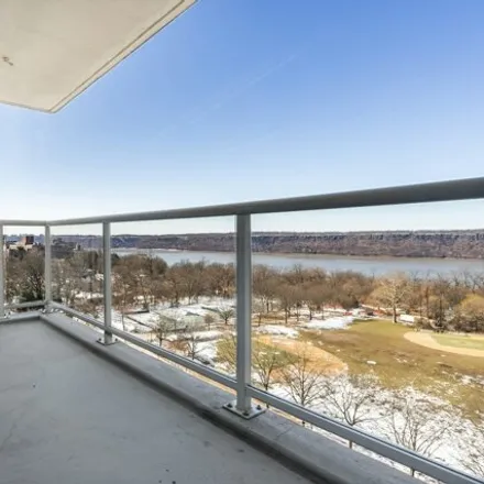 Image 4 - The Whitehall, Henry Hudson Parkway West, New York, NY 10471, USA - Apartment for sale