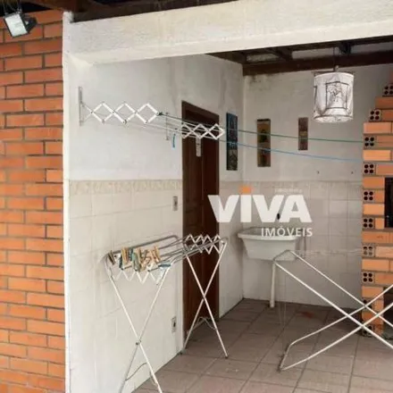 Rent this 4 bed house on Rua 906 in Centro, Balneário Camboriú - SC