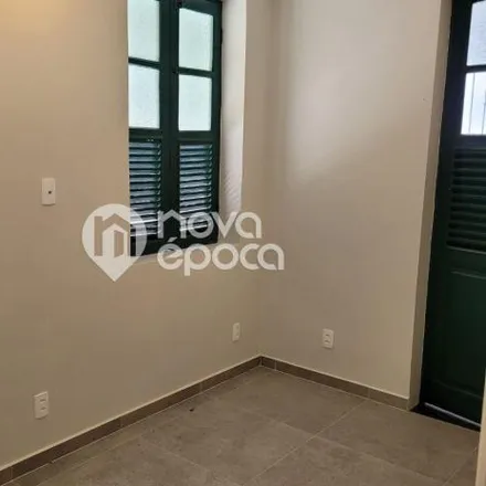 Buy this 2 bed apartment on Rua das Laranjeiras 531 in Laranjeiras, Rio de Janeiro - RJ