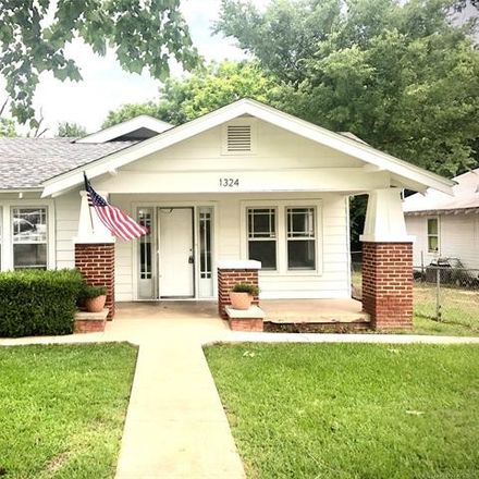 Rent this 4 bed house on 1324 North 4th Avenue in Durant, OK 74701