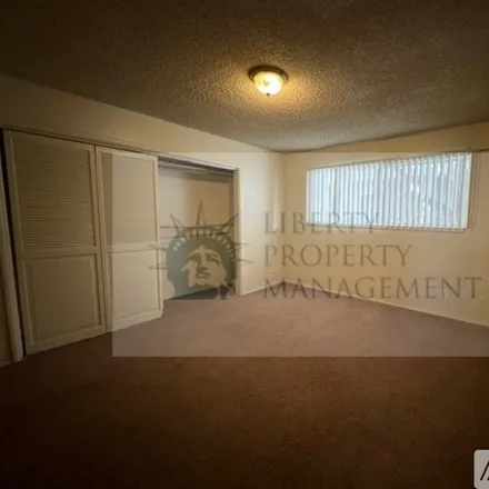 Image 7 - 5055 E Belmont Ave, Unit B - Apartment for rent