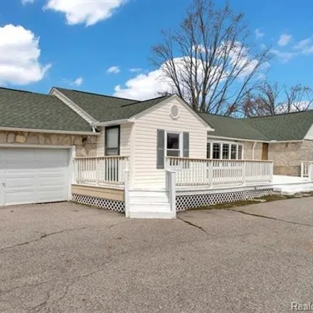 Buy this 3 bed house on Michigan Specialty Coatings in 5407 Gratiot Avenue, Saint Clair County