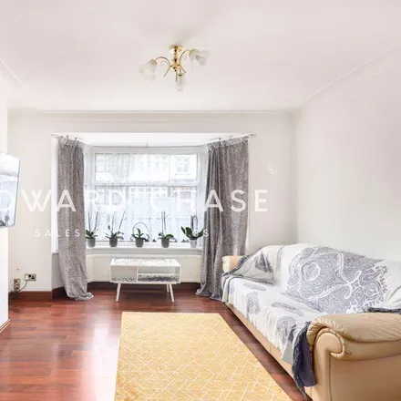 Image 3 - Springfield Drive, London, IG2 6QS, United Kingdom - Townhouse for rent