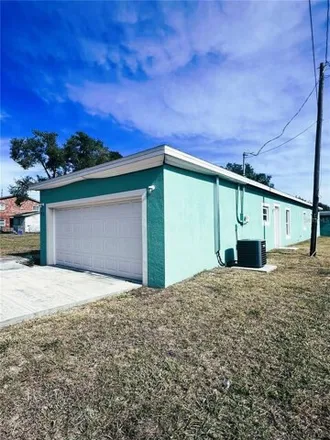 Image 2 - 660 D Street, Lake Wales, FL 33853, USA - House for sale