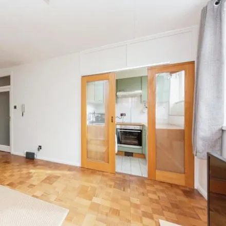 Image 4 - Helburne Court, 3 Carlton Drive, London, SW15 2SP, United Kingdom - Apartment for sale