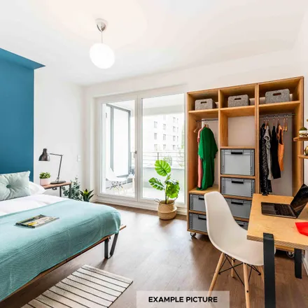 Rent this 3 bed room on F1 in Klara-Franke-Straße 22, 10557 Berlin