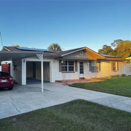 Rent this 3 bed house on 5101 Southeast 107th Street in Belleview, FL 34420
