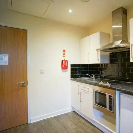 Image 4 - Gladstone Building, Flats 1-37, 1 Saint James Row, Cathedral, Sheffield, S1 2EU, United Kingdom - Apartment for rent