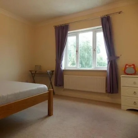 Rent this 6 bed house on Thorley Crescent in Peterborough, PE2 9RF