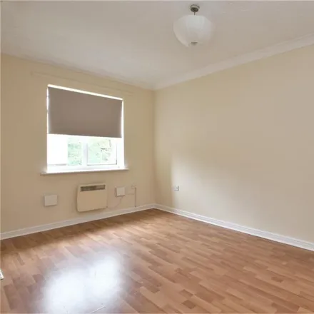 Image 6 - Century Court, Victoria Way, Horsell, GU21 6DF, United Kingdom - Apartment for rent