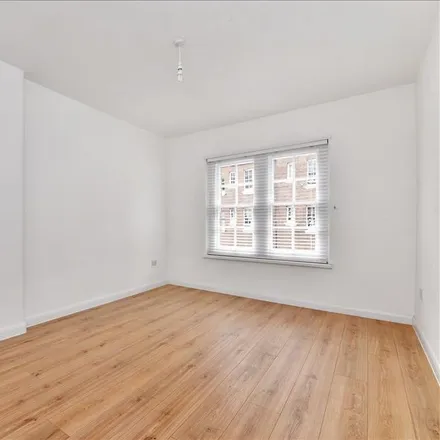 Image 2 - Knollys House, Compton Place, London, WC1H 9SE, United Kingdom - Apartment for rent