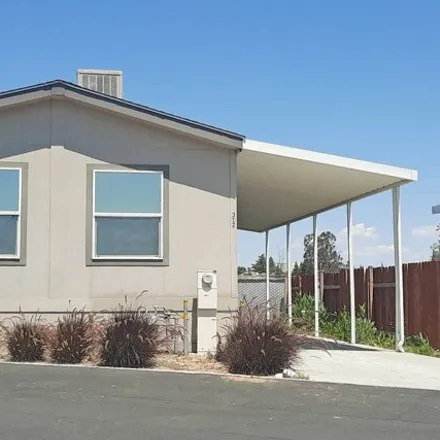 Buy this studio apartment on Bakersfield Speedway in Bakersfield-Glennville Road, Kern County