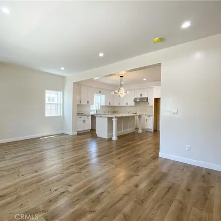 Image 7 - 116 East 47th Place, Los Angeles, CA 90011, USA - House for sale