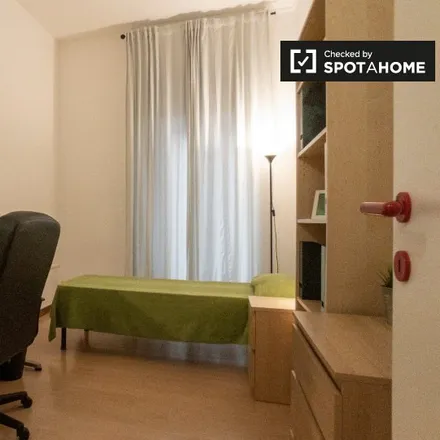 Rent this 4 bed room on Casa di Cura La Madonnina in Via Quadronno, 20122 Milan MI