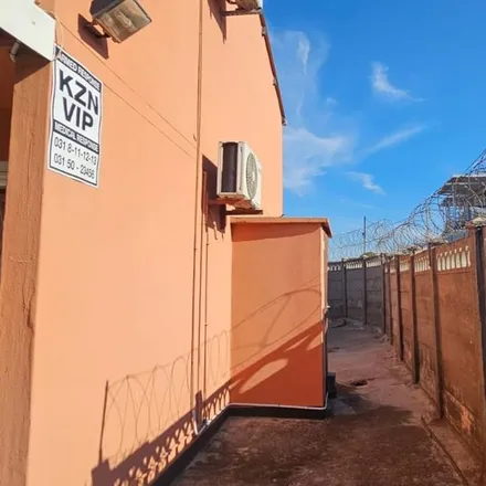 Image 1 - Phoenix Highway, Whetstone, Phoenix, 4068, South Africa - Townhouse for rent