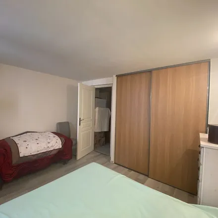 Rent this 3 bed apartment on 32 Place de la Libération in 81600 Gaillac, France
