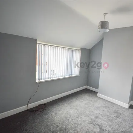 Image 3 - 165 Manvers Road, Sheffield, S20 1BA, United Kingdom - Townhouse for rent