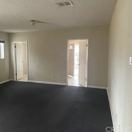 Rent this 2 bed house on 662 East 115th Street in Los Angeles, CA 90059