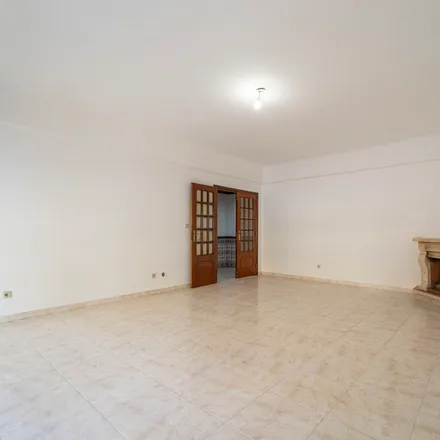 Rent this 2 bed apartment on Farmácia Ascensão Nunes in Rua Anta de Agualva 12, 2735-578 Sintra