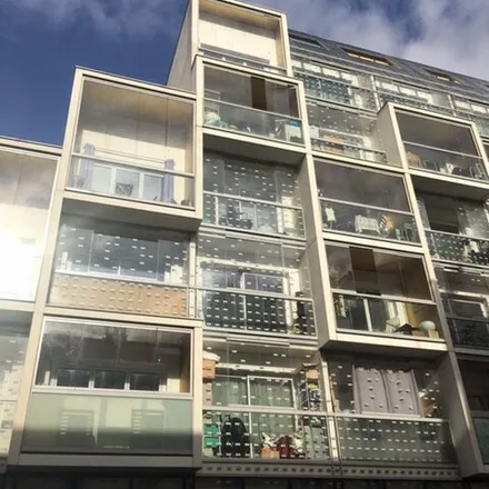 Image 1 - 2 Place Armand Carrel, 75019 Paris, France - Apartment for rent