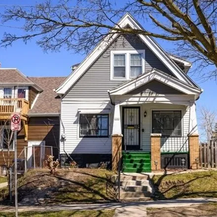 Buy this 3 bed house on 3282 North 16th Street in Milwaukee, WI 53206