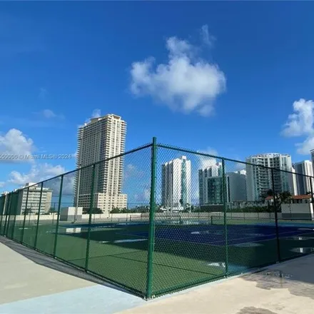 Image 3 - Plaza of the Americas Building 3, North Bay Road, Sunny Isles Beach, FL 33160, USA - Condo for rent
