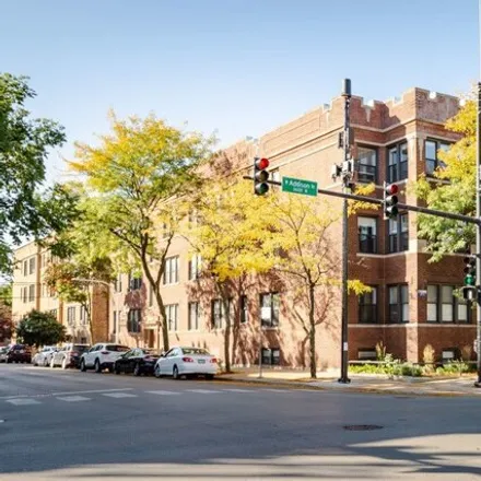 Rent this 3 bed apartment on 3554-3558 North Racine Avenue in Chicago, IL 60657