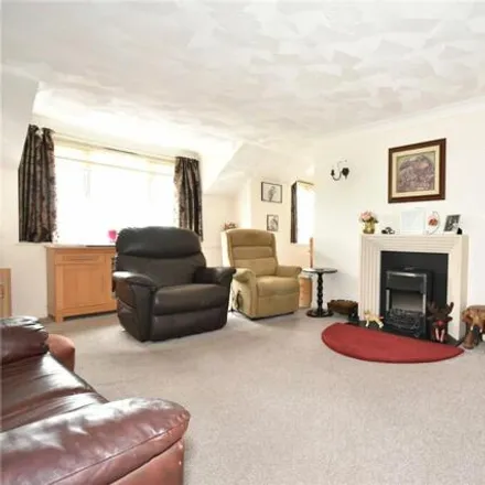 Image 4 - Kennett Court, Oakleigh Close, Swanley, BR8 7WP, United Kingdom - Apartment for sale