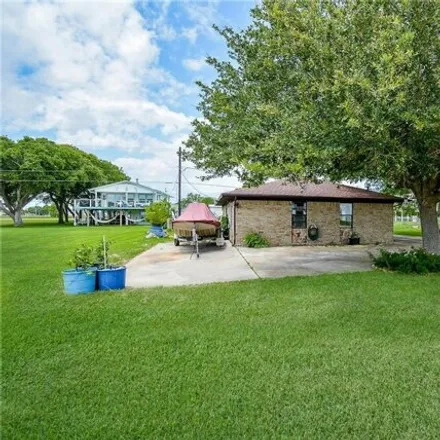 Image 3 - 1495 W Bayshore Dr, Palacios, Texas, 77465 - House for sale