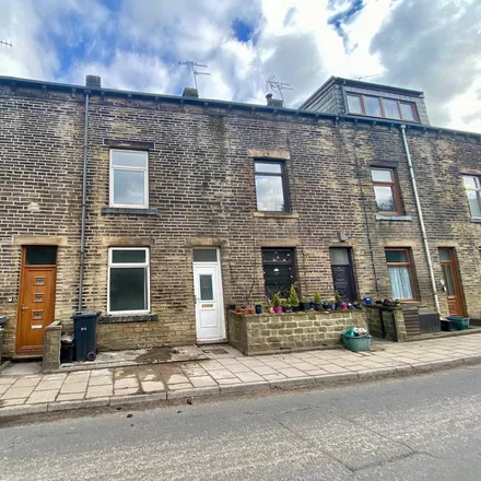 Rent this 3 bed townhouse on Eastwood Wastewaster Treatment Works in Burnt Acres Lane, Hebden Bridge