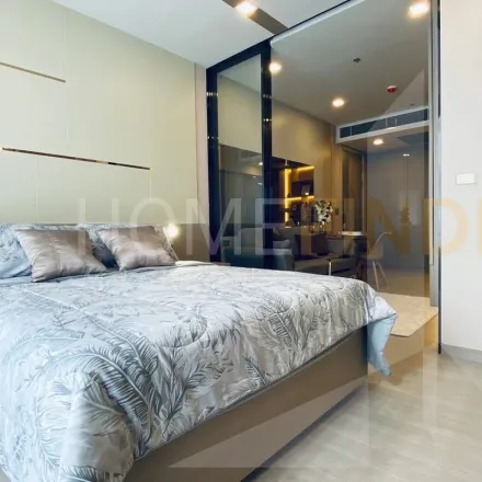 Rent this 1 bed apartment on Rama IX Road in Huai Khwang District, 10310