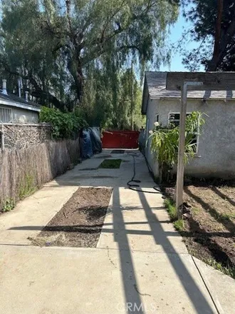 Image 4 - Alley 87558, Los Angeles, CA 91328, USA - House for sale