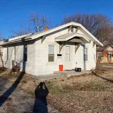 Buy this 2 bed house on 857 North Oliver Street in Wichita, KS 67208