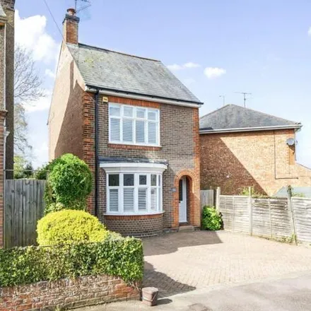 Buy this 4 bed house on Downs Road in Dunstable, LU5 4DD
