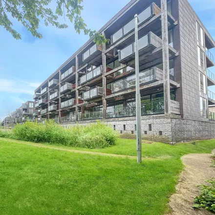 Image 1 - The Oak Building, Kingfisher Way, Cambridge, CB2 8DA, United Kingdom - Apartment for rent