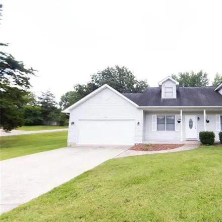 Buy this 3 bed house on 988 Sycamore Drive in Rolla, MO 65401