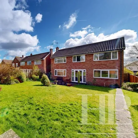 Image 4 - The Glade, Furnace Green, RH10 6JS, United Kingdom - House for rent