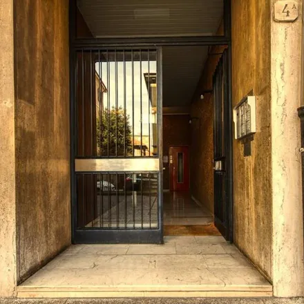Image 1 - Via Don Luigi Guanella, 22100 Como CO, Italy - Apartment for rent