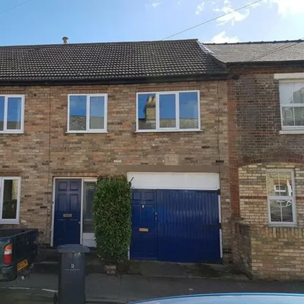 Rent this 5 bed house on 102 Ross Street in Cambridge, CB1 3BU