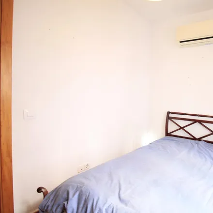 Rent this 2 bed apartment on La Potxola in Calle de San Mateo, 19