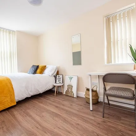 Rent this 6 bed apartment on KENSINGTON/HOLT RD in Kensington, Liverpool