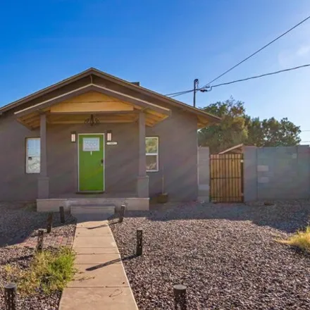 Buy this 3 bed house on 503 North 32nd Place in Phoenix, AZ 85008